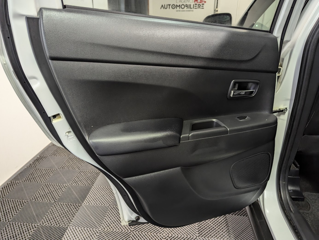 Mitsubishi ASX — 27