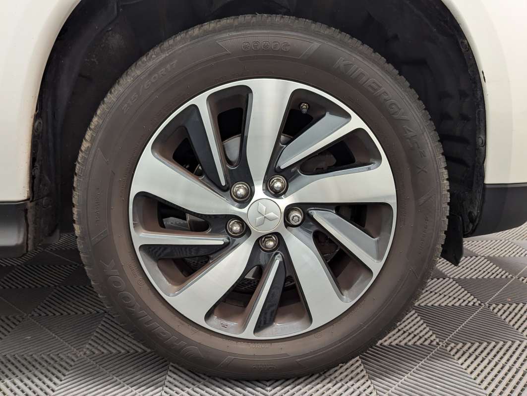 Mitsubishi ASX — 23