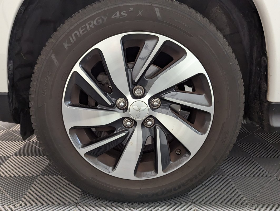 Mitsubishi ASX — 24