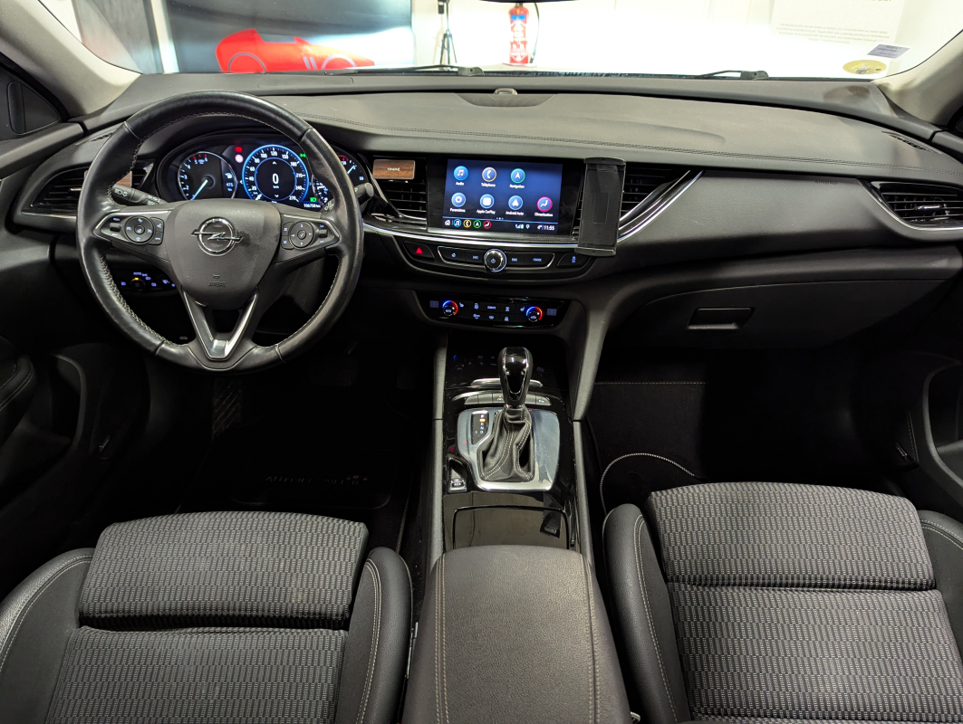 Opel Insignia — 11
