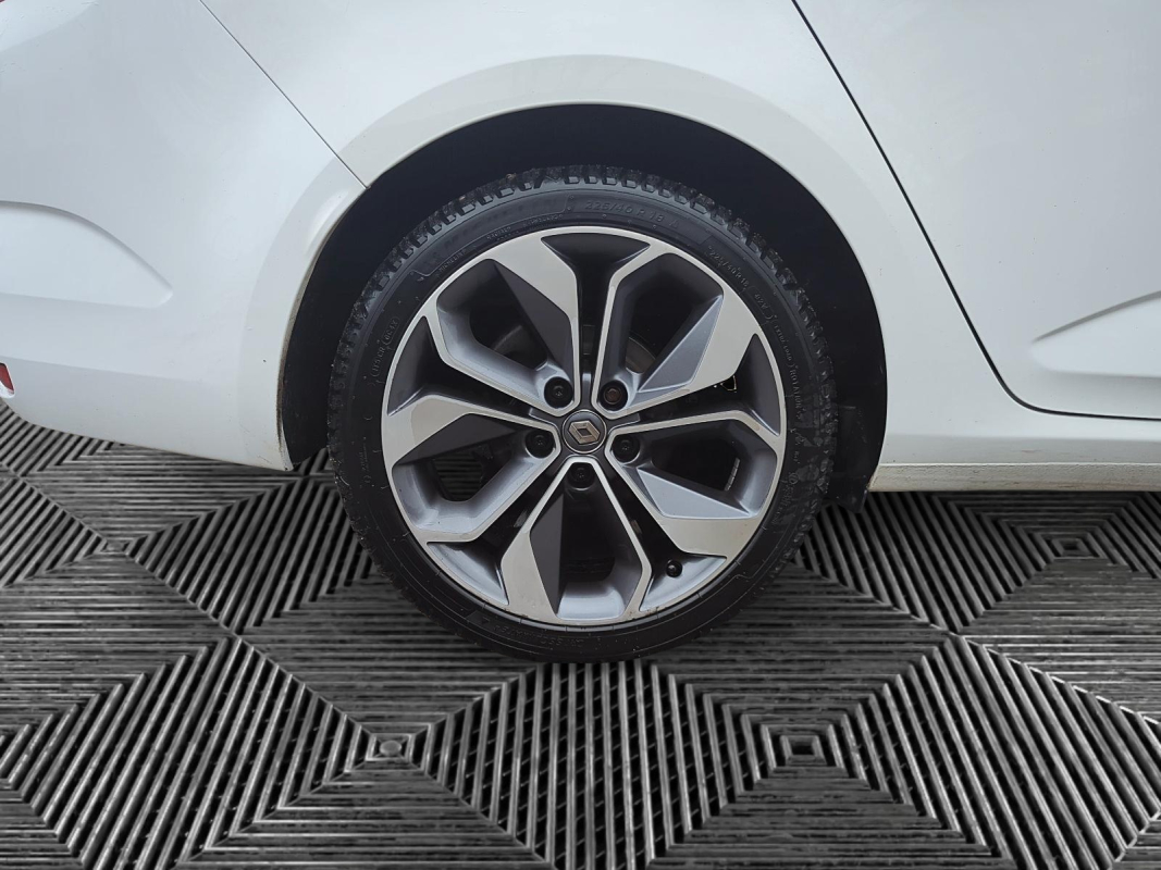 Renault Megane Estate — 19