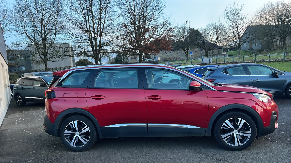 Peugeot 5008 — 6
