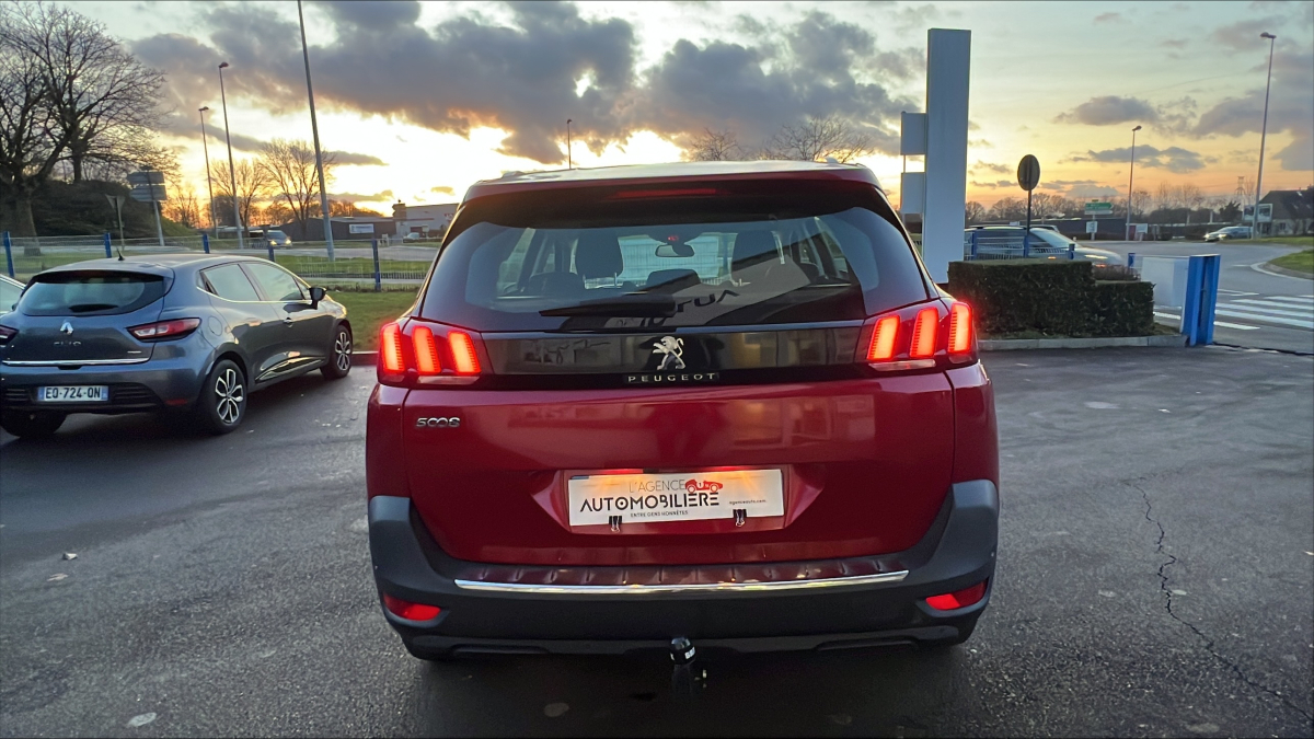 Peugeot 5008 — 9