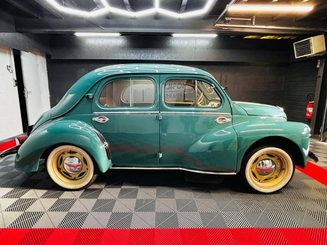 Renault 4 CV — 4