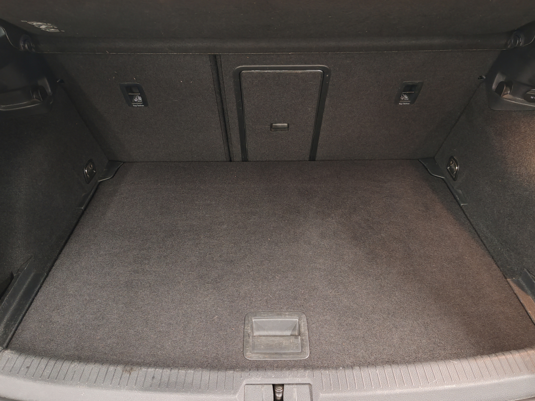 Volkswagen Golf — 21