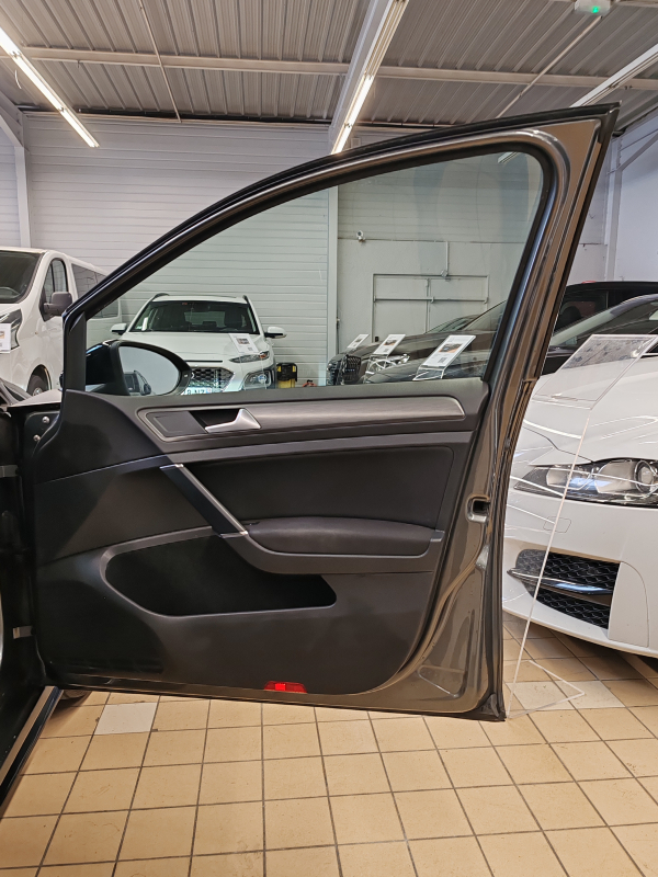 Volkswagen Golf — 27