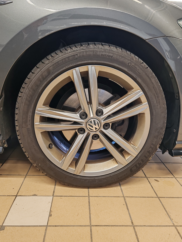 Volkswagen Golf — 24