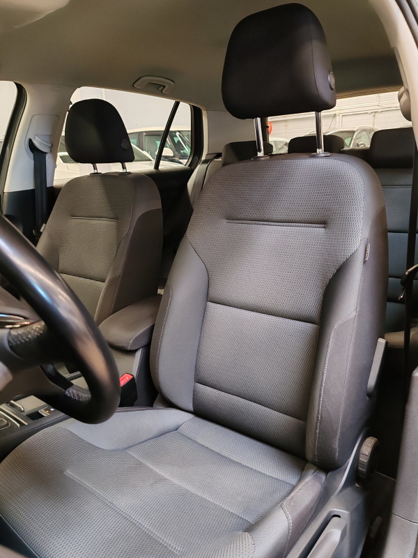 Volkswagen Golf — 12