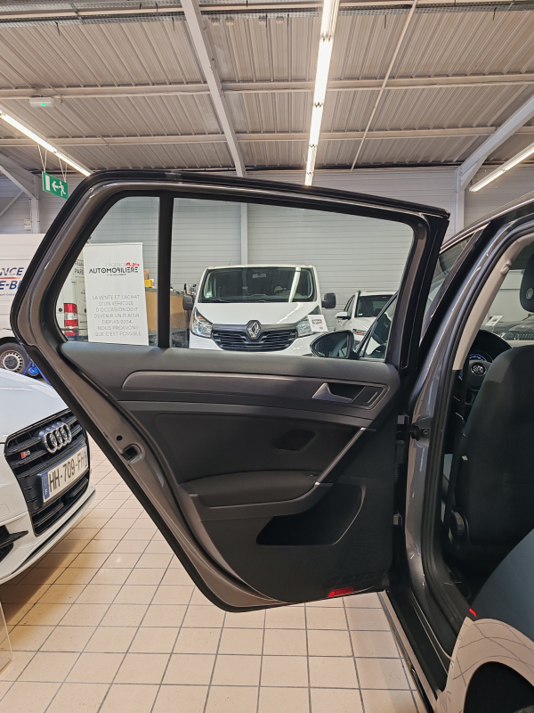 Volkswagen Golf — 29