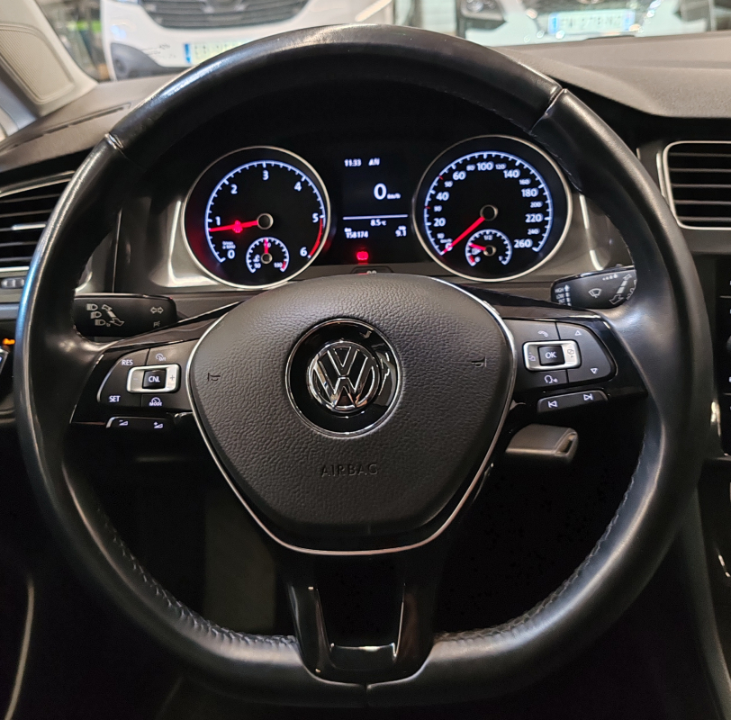 Volkswagen Golf — 17