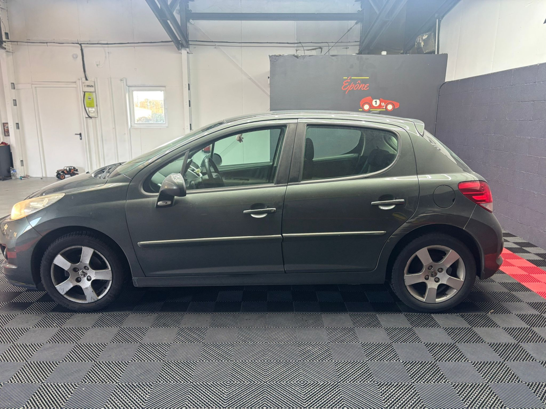 Peugeot 207 — 7