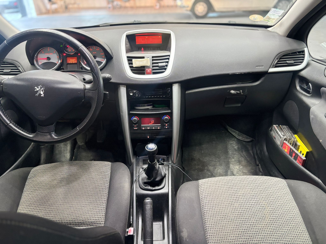 Peugeot 207 — 12