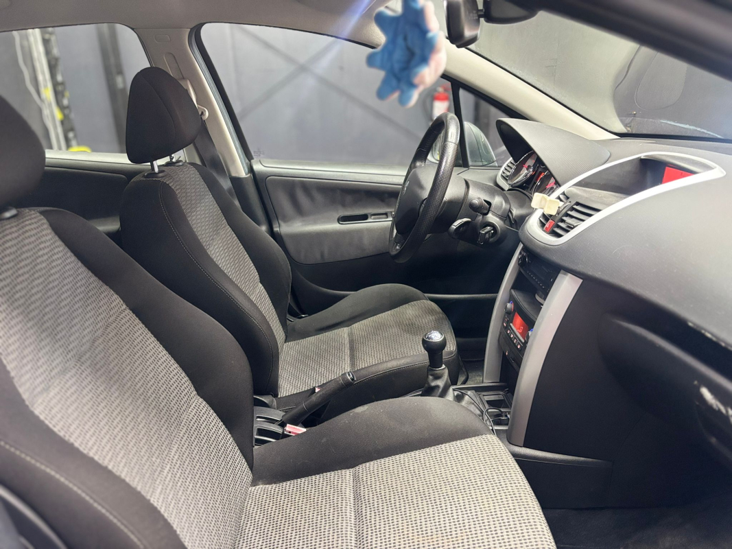 Peugeot 207 — 10