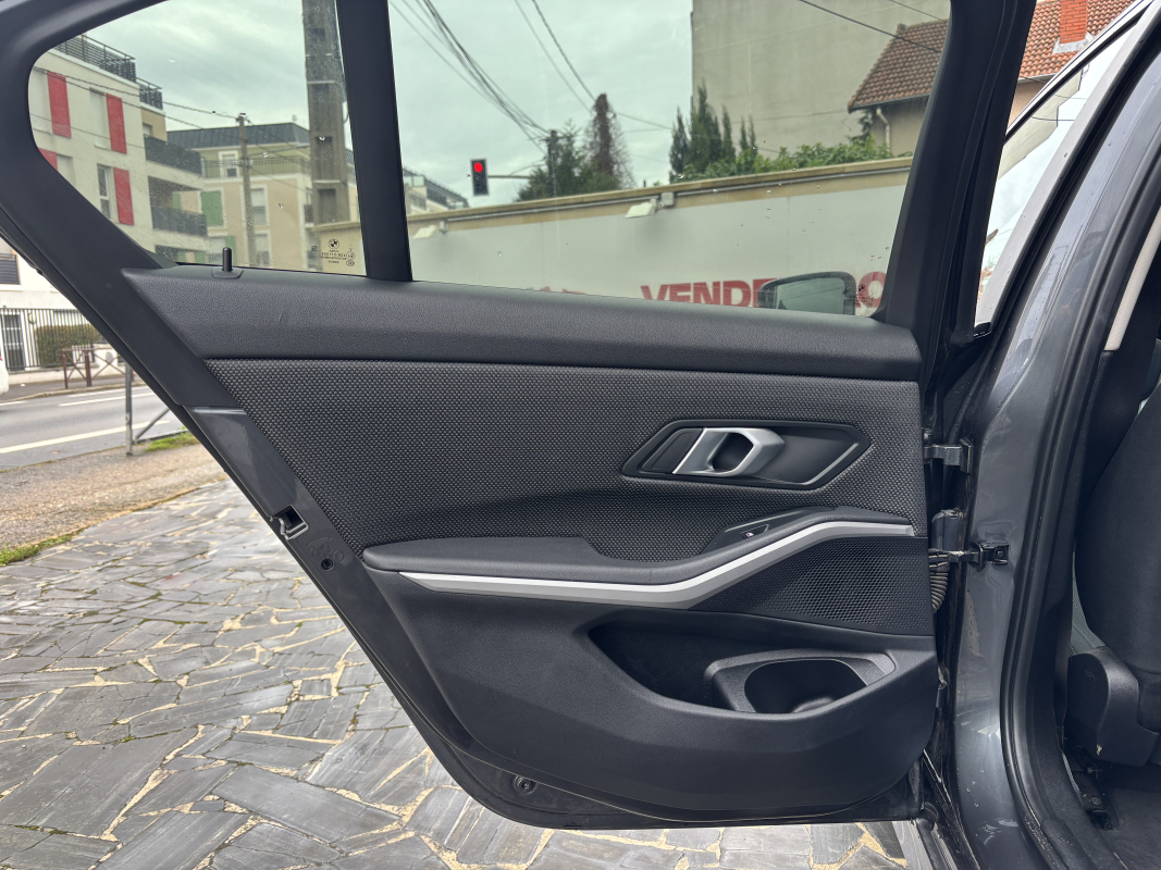 Bmw Série 3 — 18