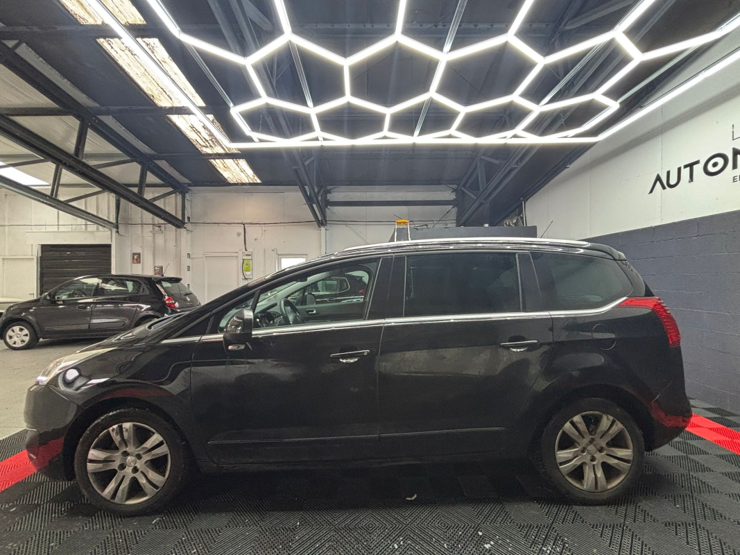 Peugeot 5008 — 8