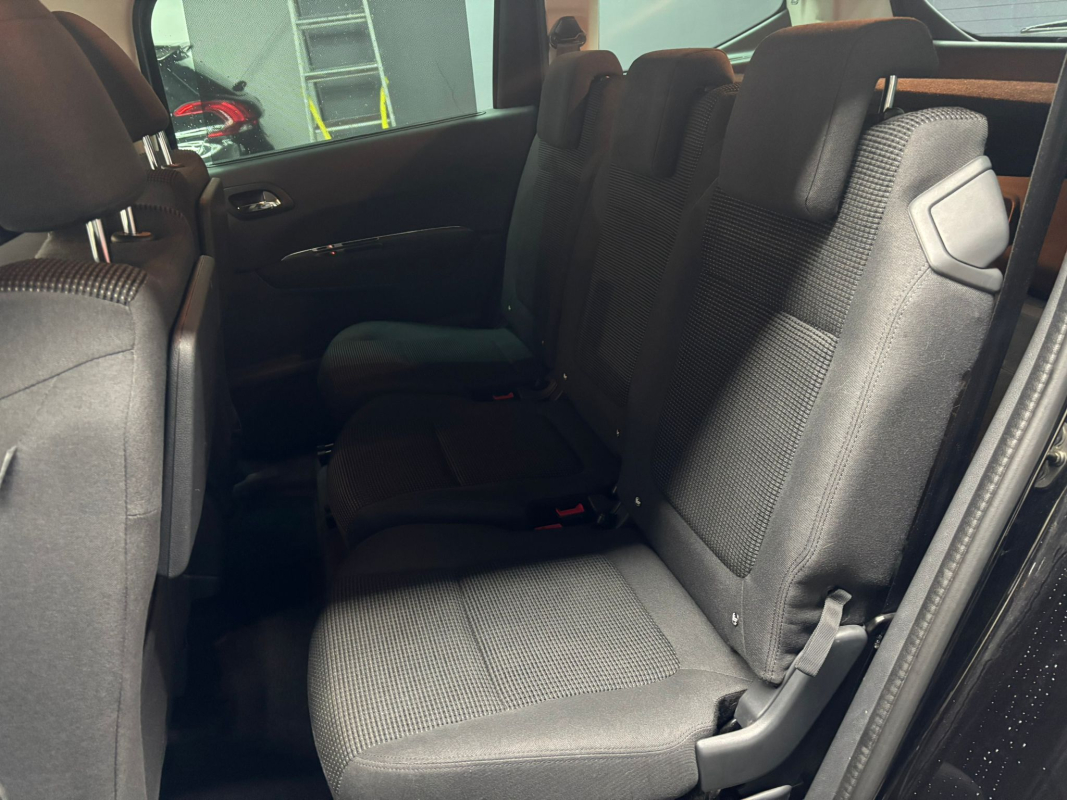 Peugeot 5008 — 10