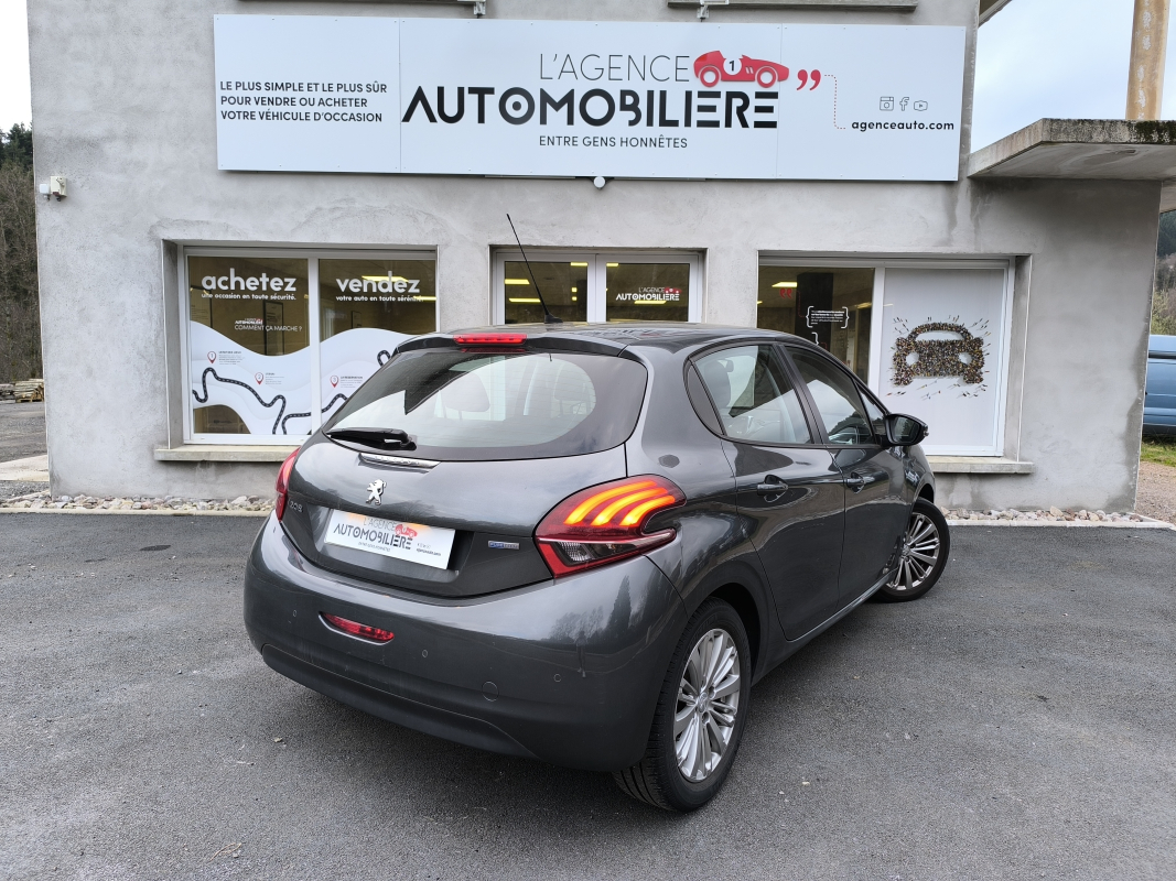 Peugeot 208 — 5