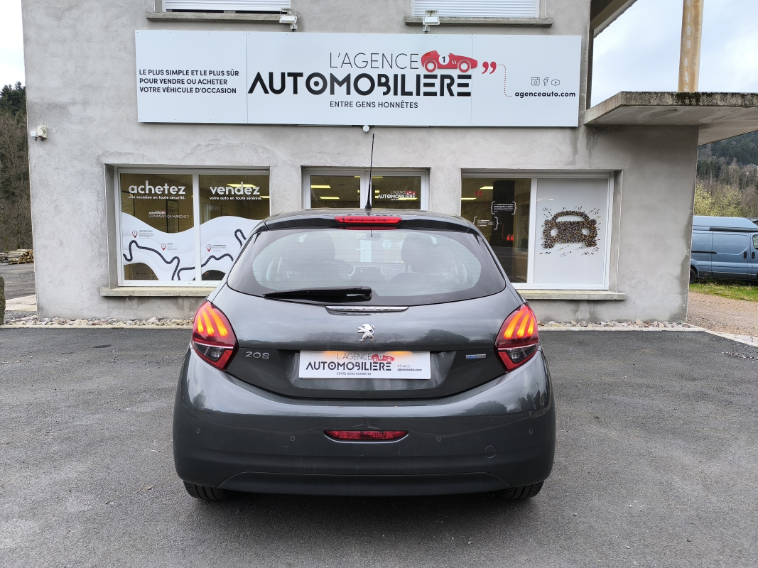 Peugeot 208 — 6