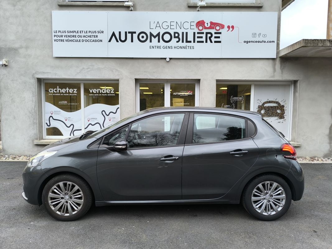 Peugeot 208 — 8