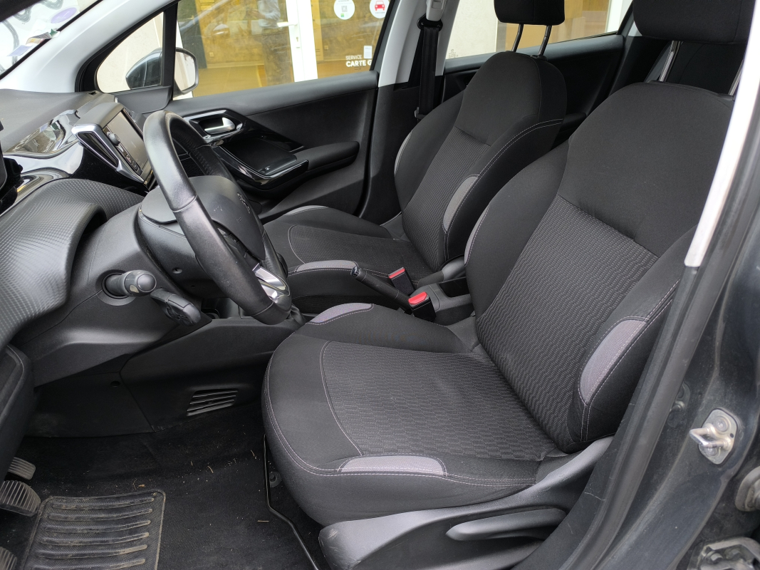 Peugeot 208 — 15