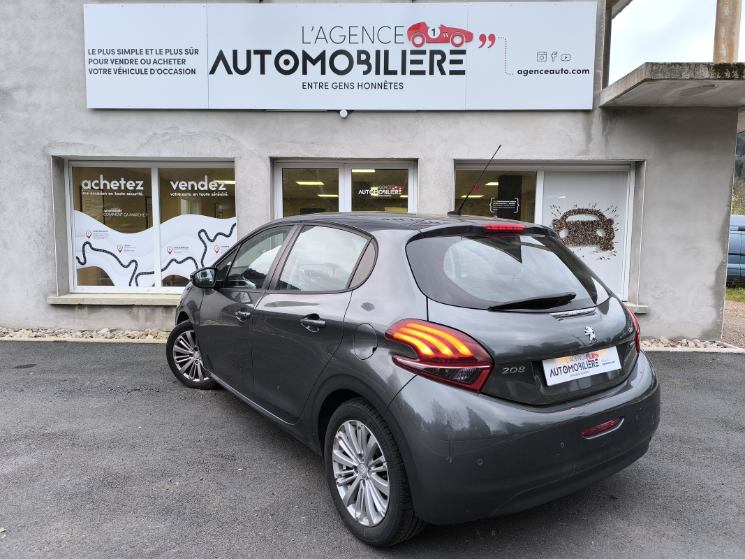 Peugeot 208 — 7