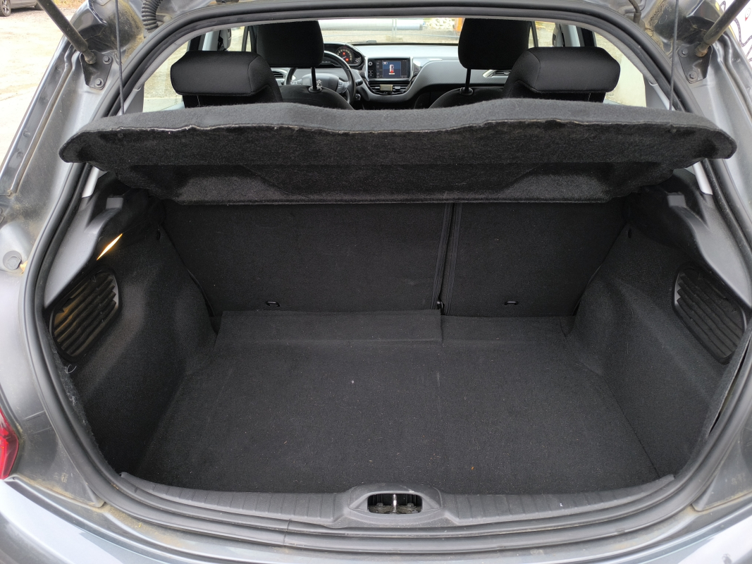 Peugeot 208 — 28