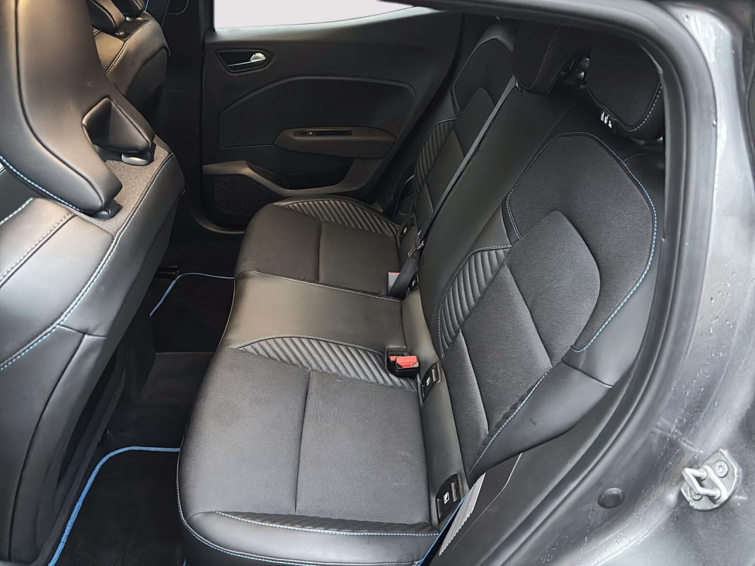 Renault Clio — 17