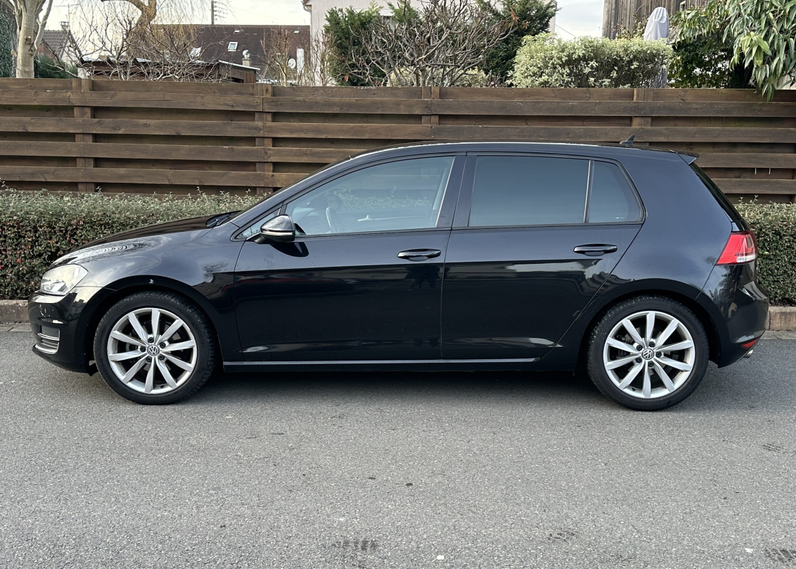 Volkswagen Golf — 2