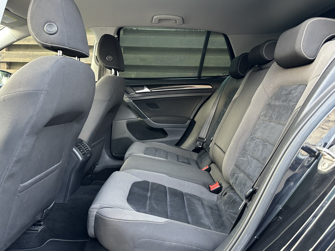 Volkswagen Golf — 35