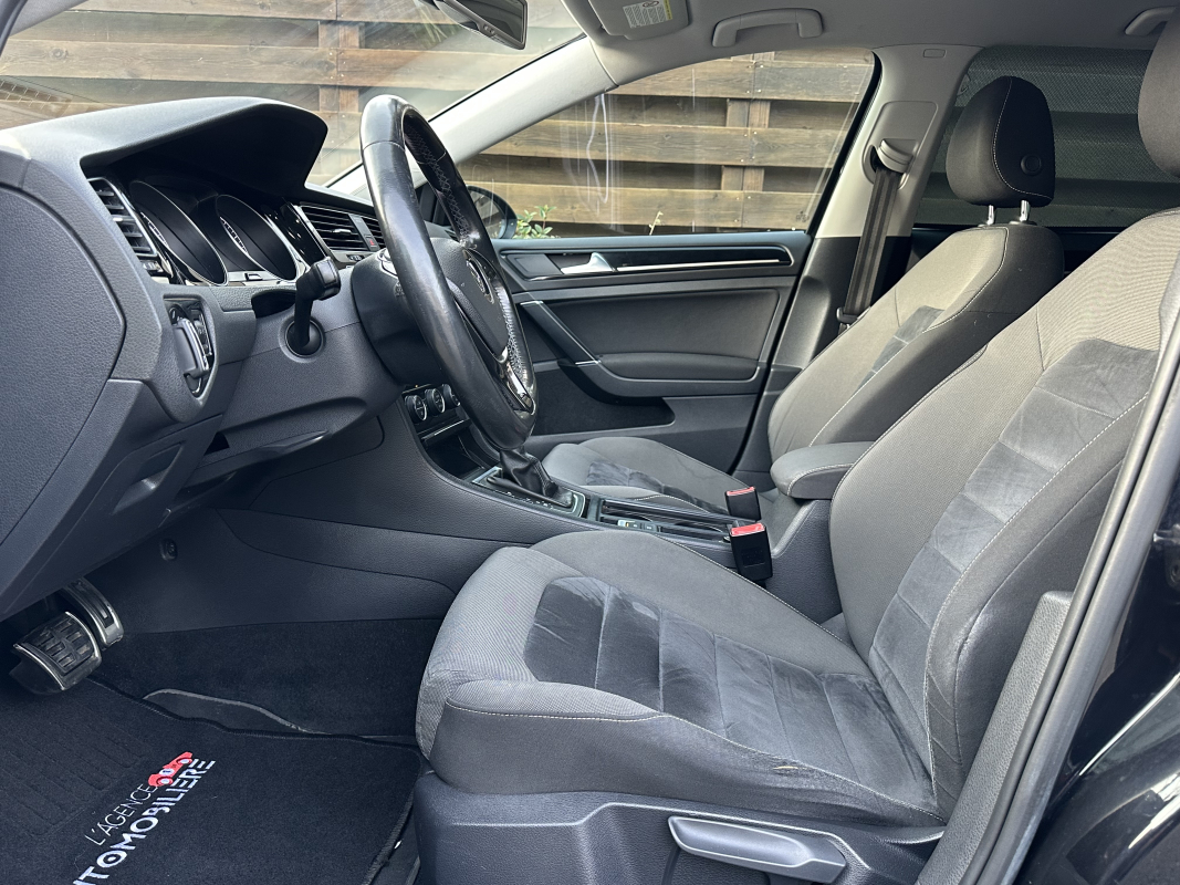 Volkswagen Golf — 33