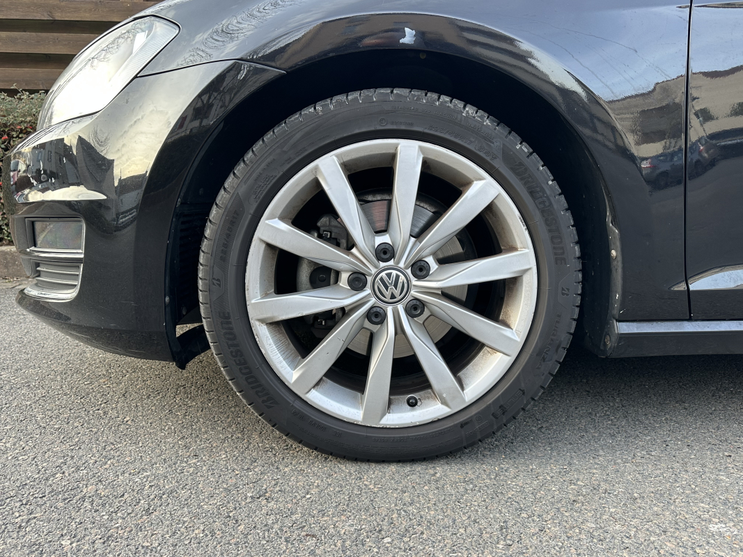 Volkswagen Golf — 9