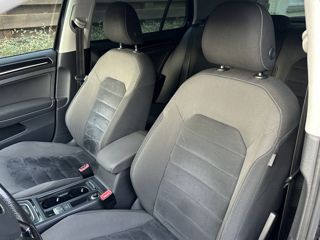 Volkswagen Golf — 34