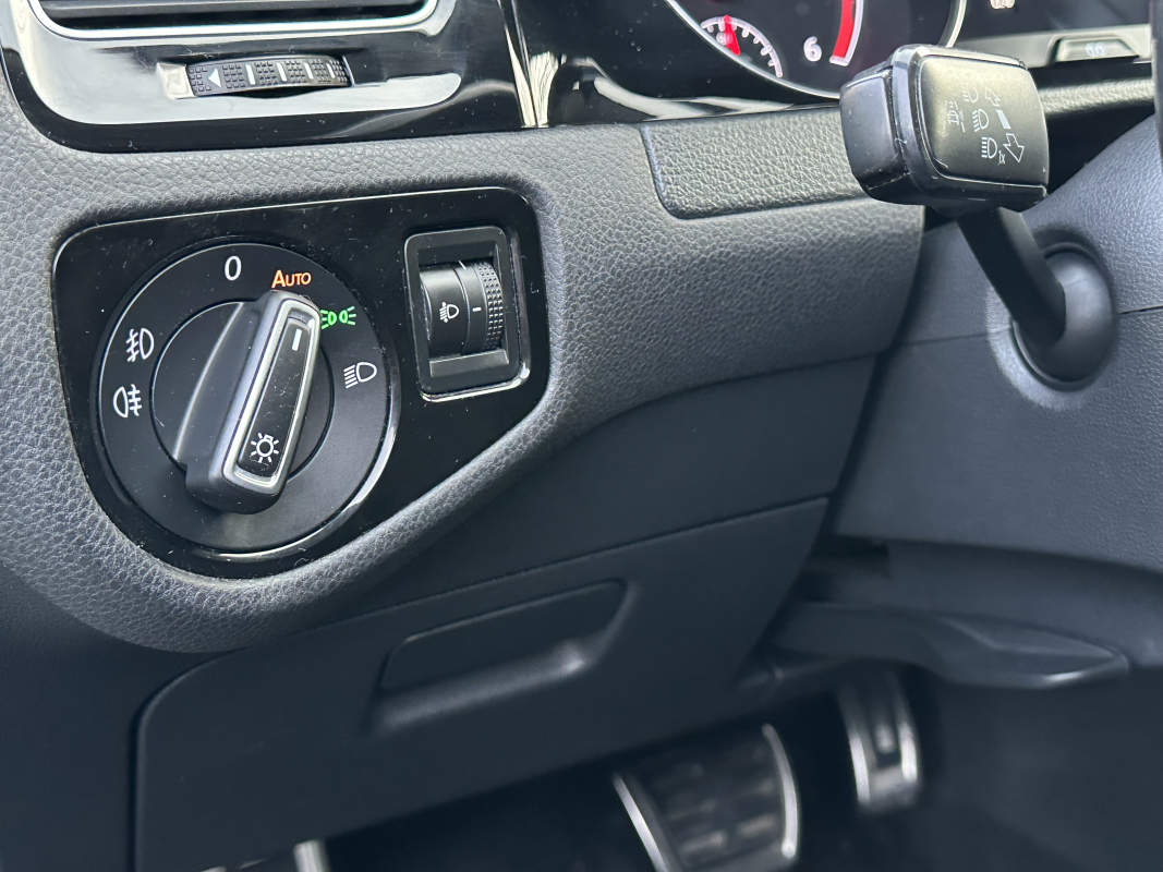 Volkswagen Golf — 29
