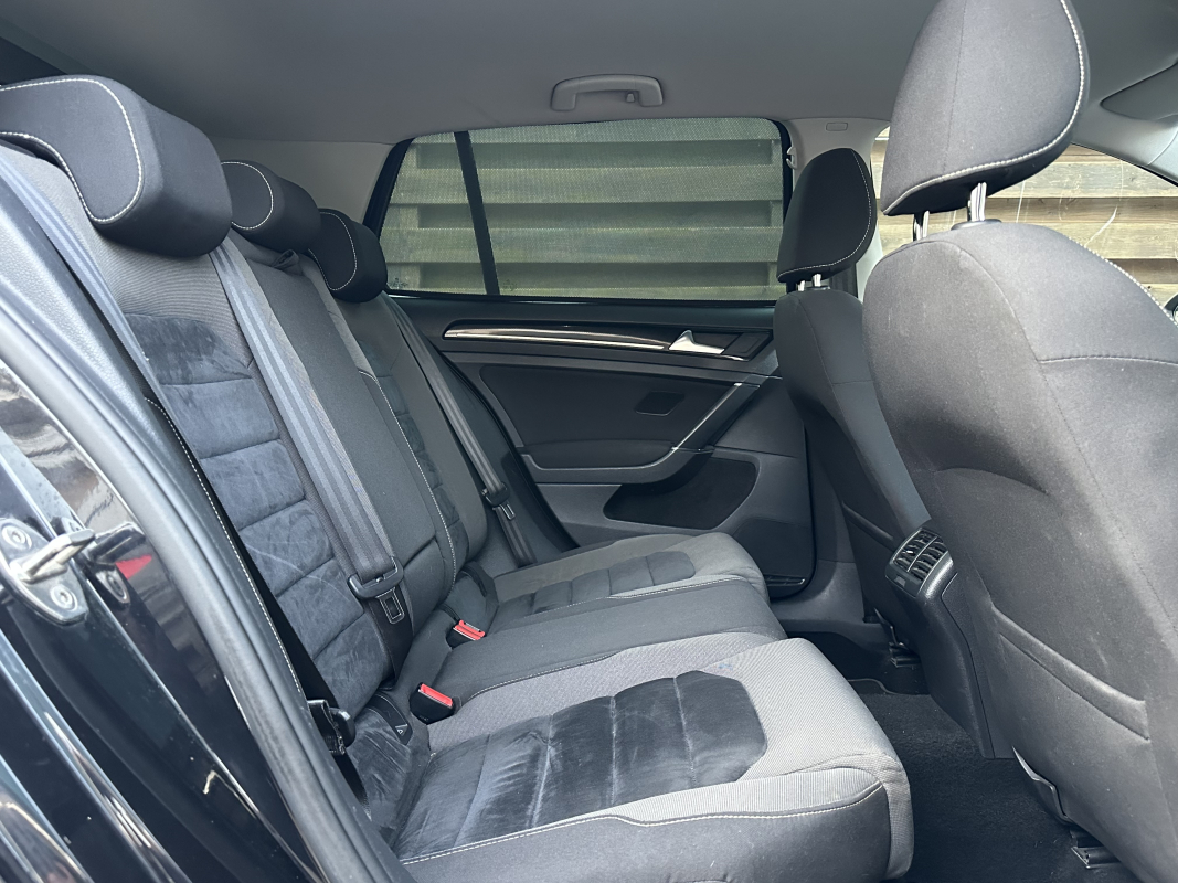 Volkswagen Golf — 26