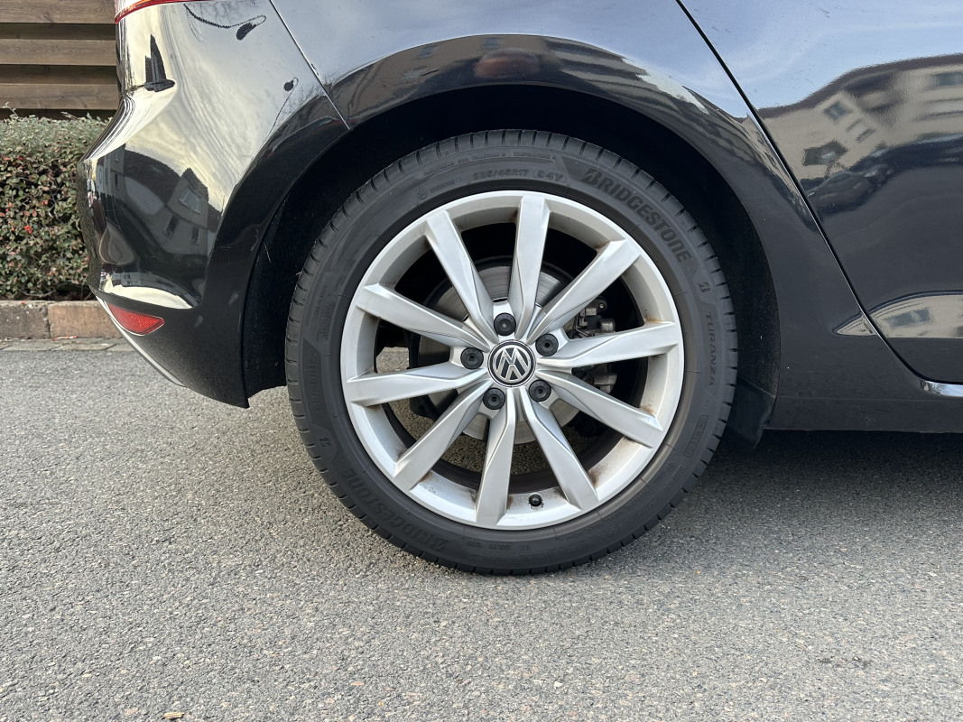 Volkswagen Golf — 11