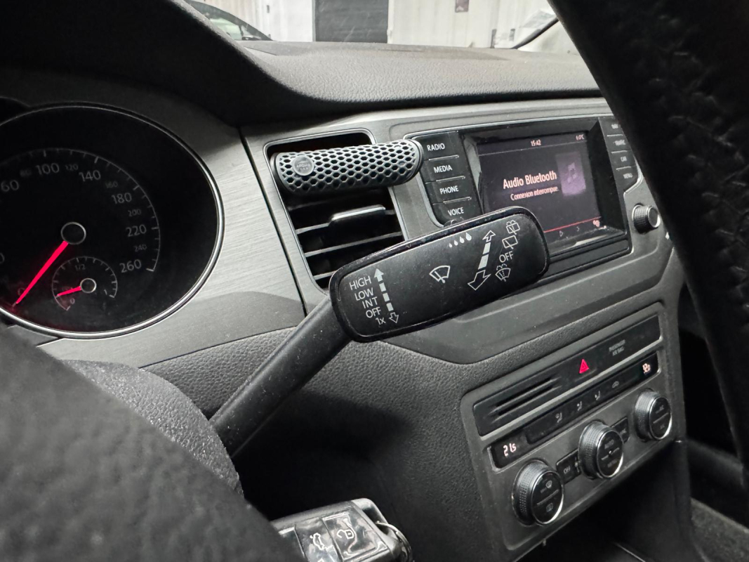 Volkswagen Golf Sportsvan — 16