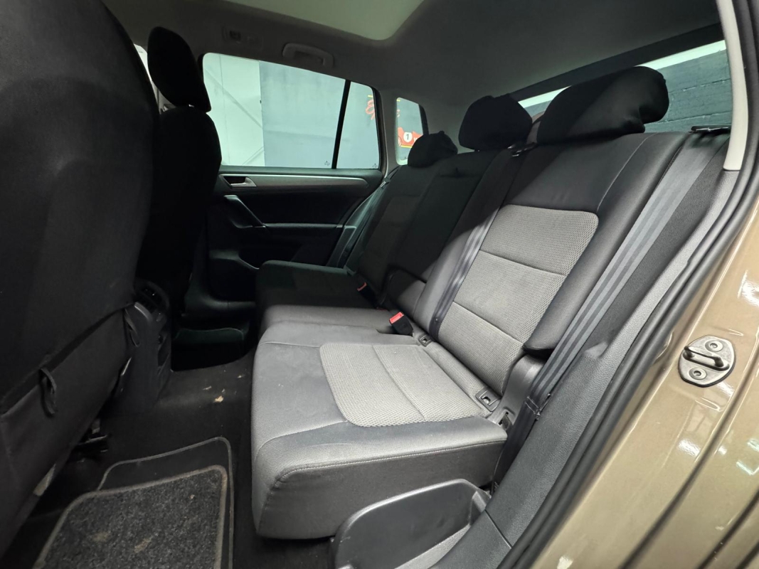 Volkswagen Golf Sportsvan — 12