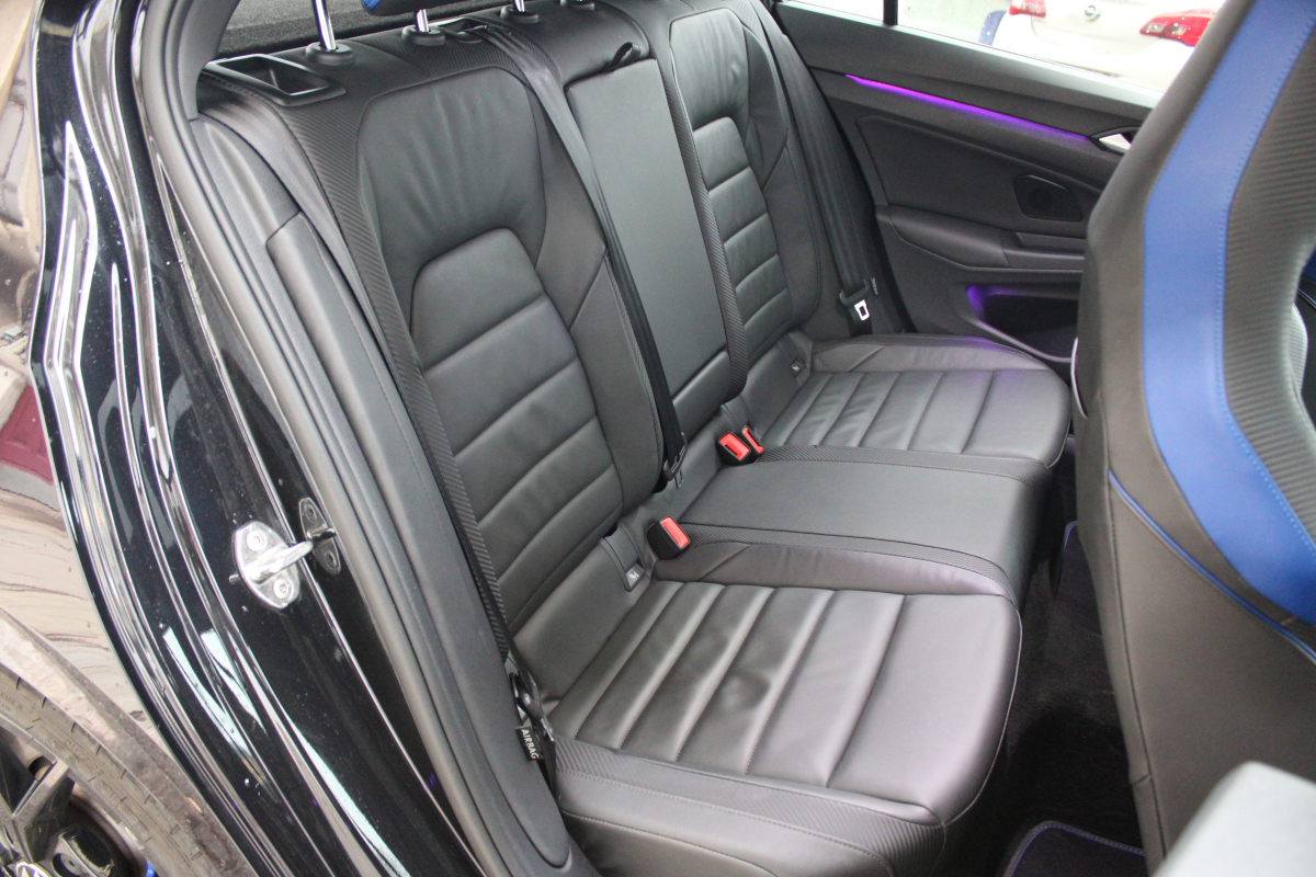 Volkswagen Golf — 14
