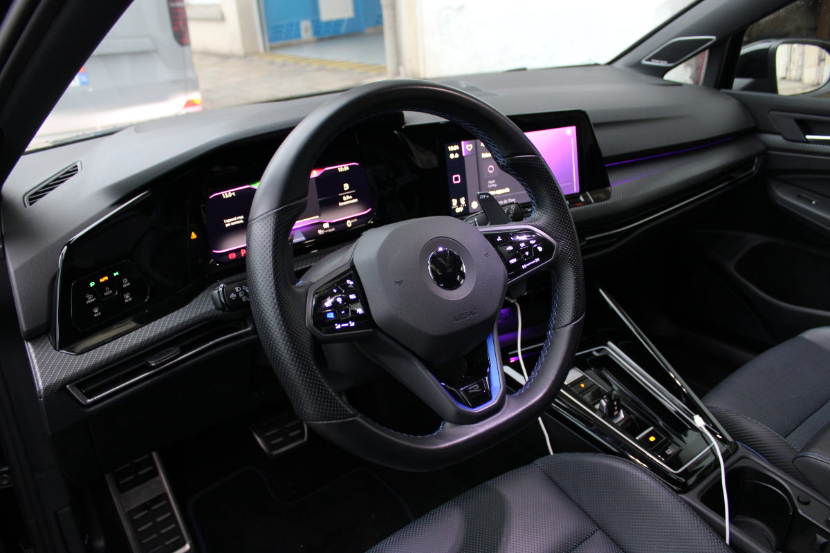 Volkswagen Golf — 11