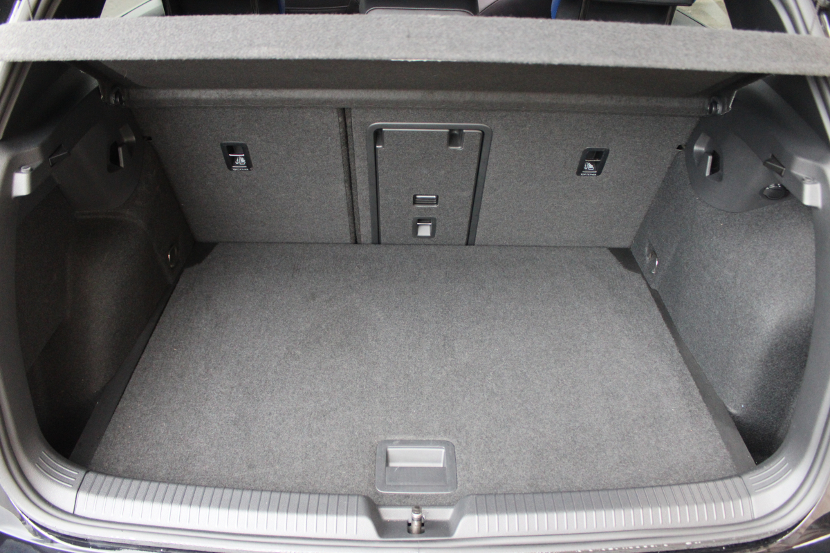 Volkswagen Golf — 27
