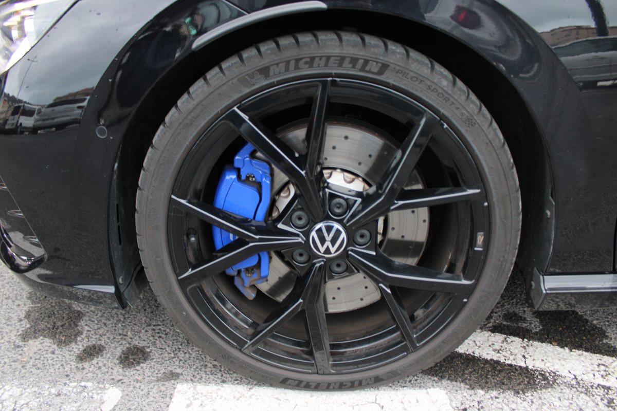 Volkswagen Golf — 31