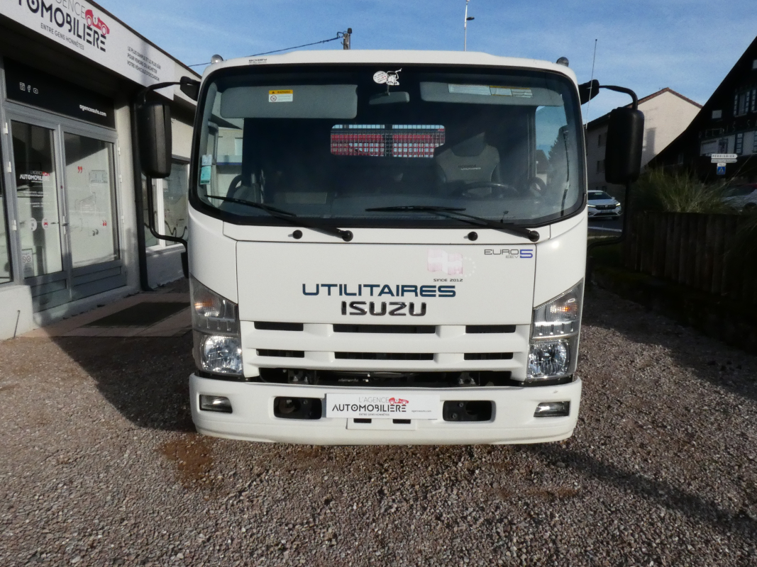 Isuzu N-Séries CCb — 2