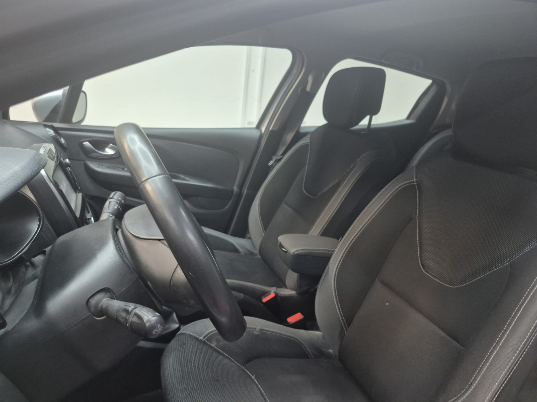 Renault Clio — 10