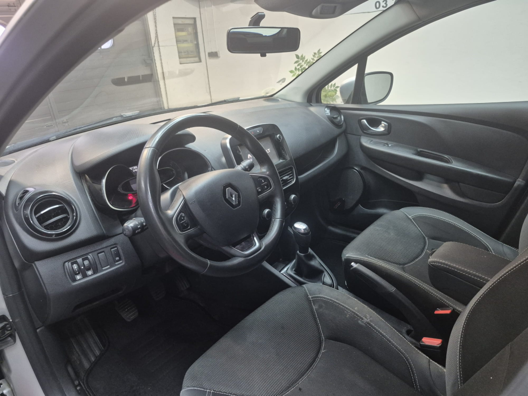 Renault Clio — 11