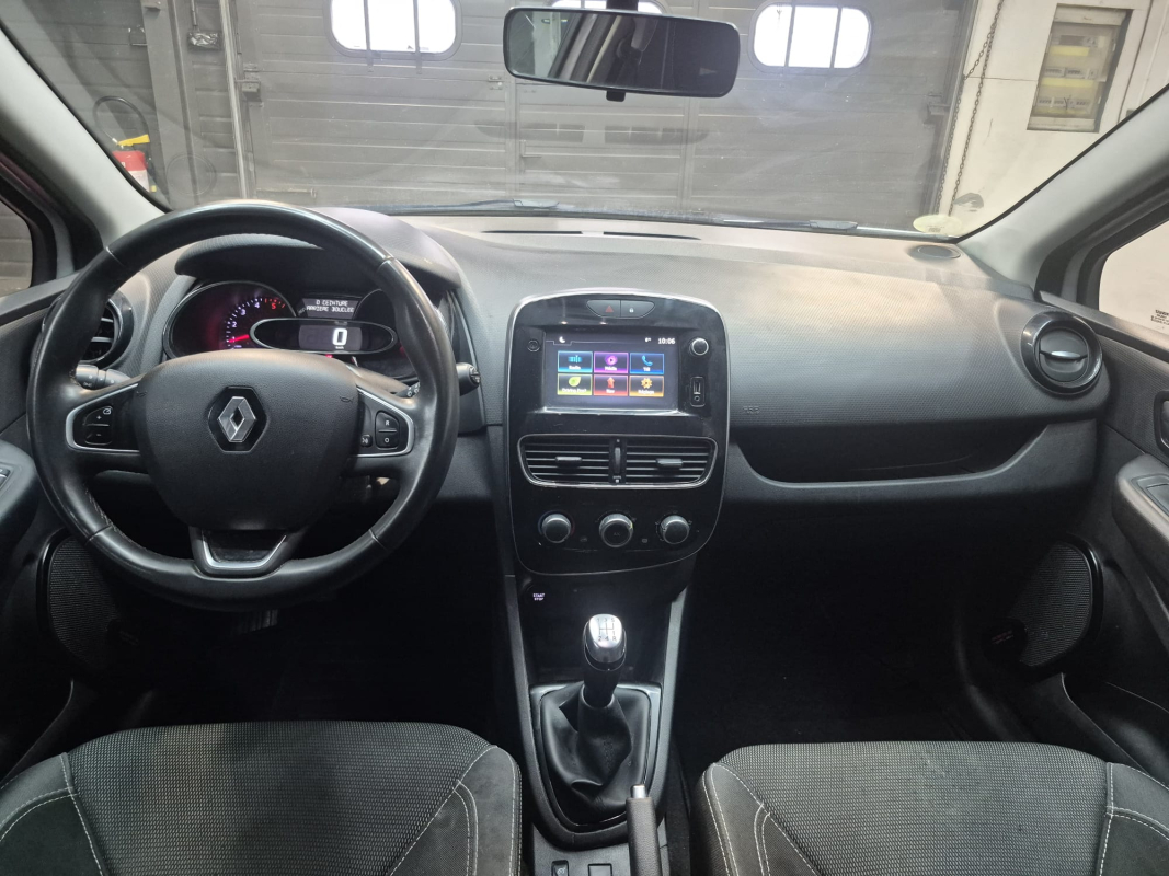 Renault Clio — 12