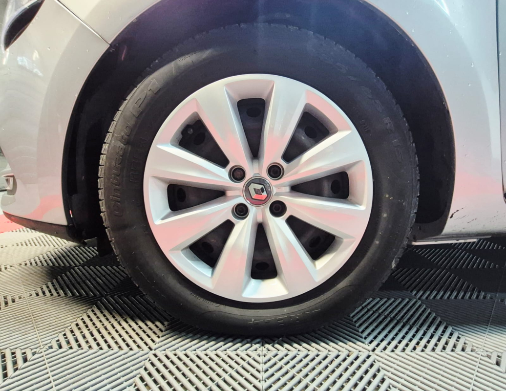 Renault Clio — 19