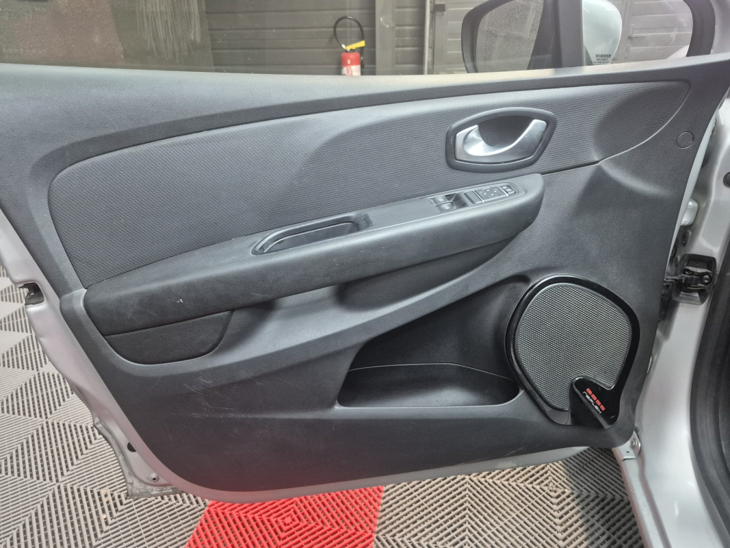 Renault Clio — 9