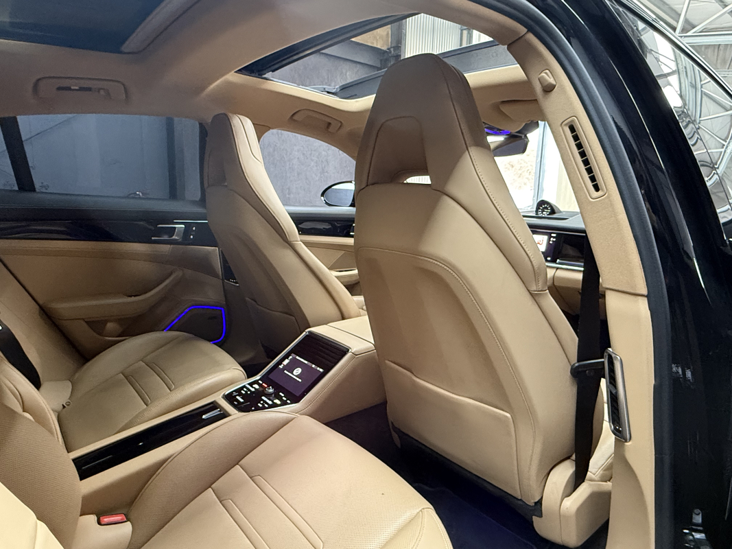 Porsche Panamera — 13