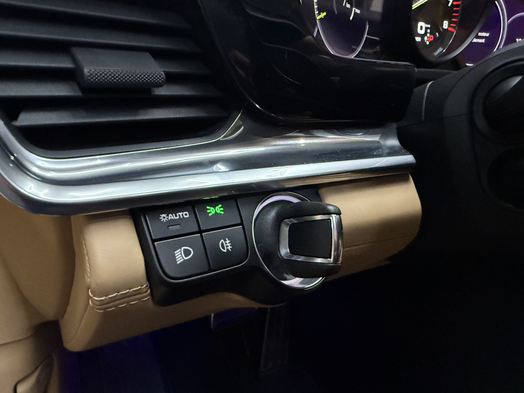 Porsche Panamera — 21