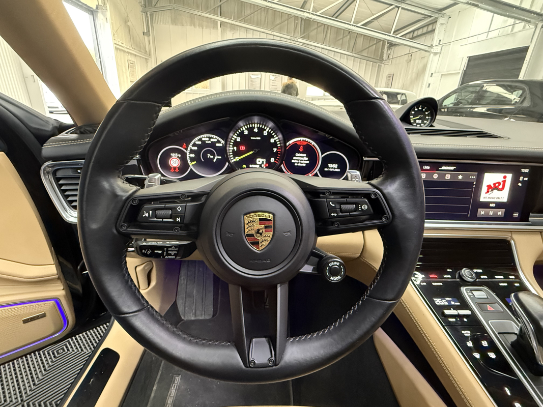 Porsche Panamera — 18